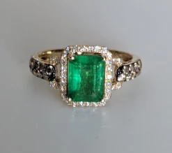Effy Genuine Emerald and Diamond Halo Ring 14K Gold-Pre-owned